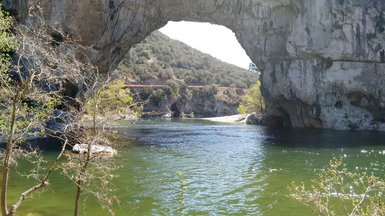 Mas Des Falaises Saint Alban Auriolles