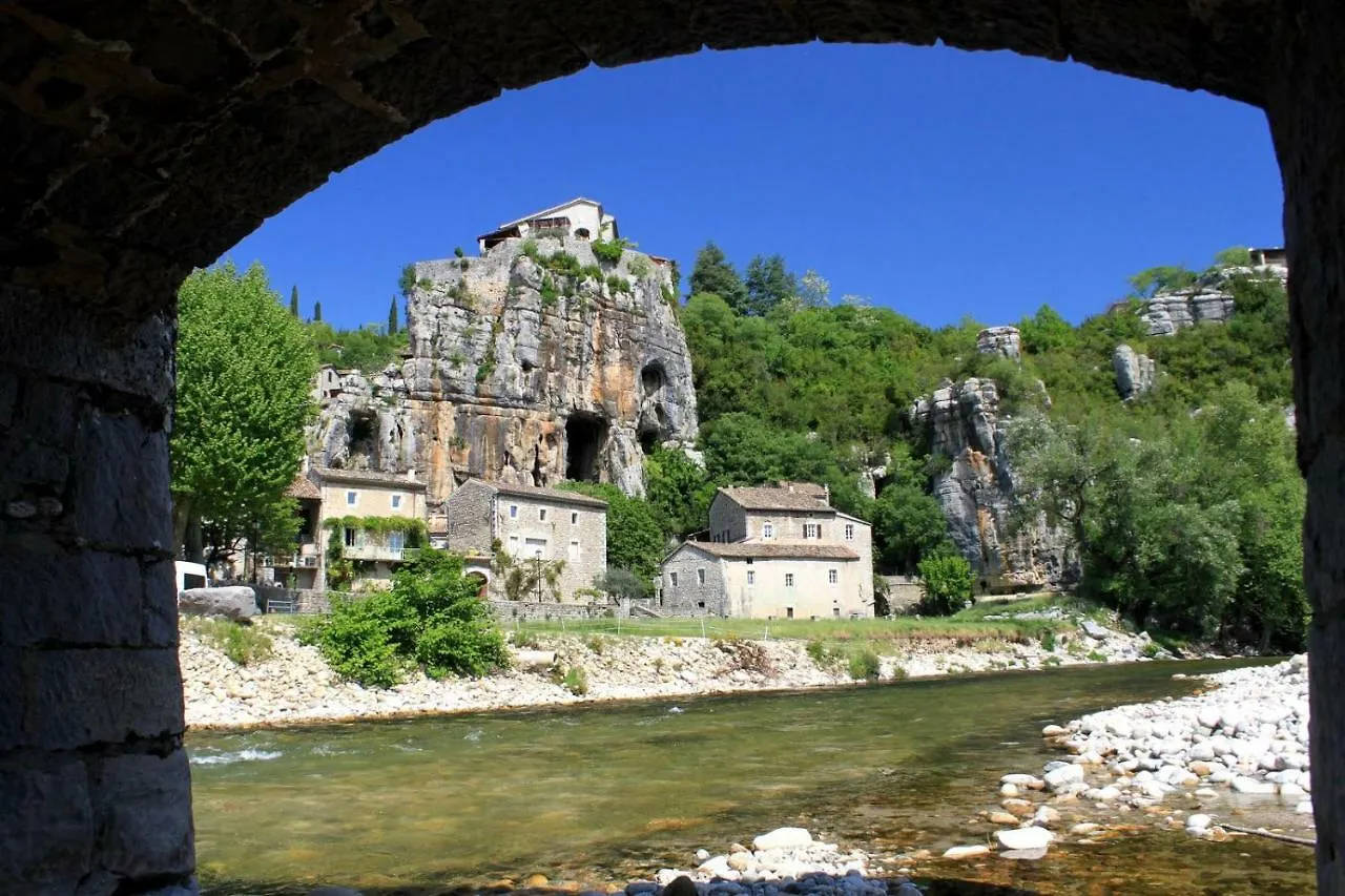 Mas Des Falaises Saint Alban Auriolles France