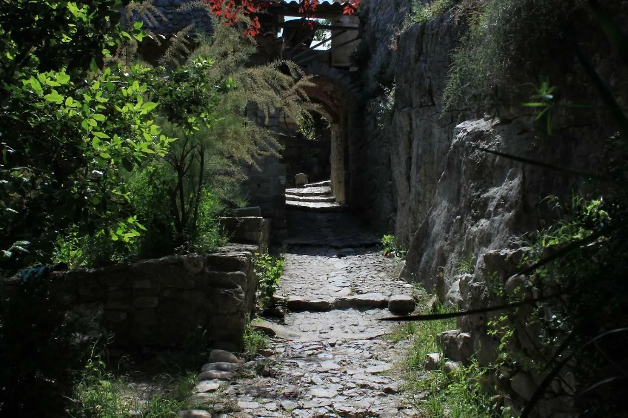 Mas Des Falaises Saint Alban Auriolles