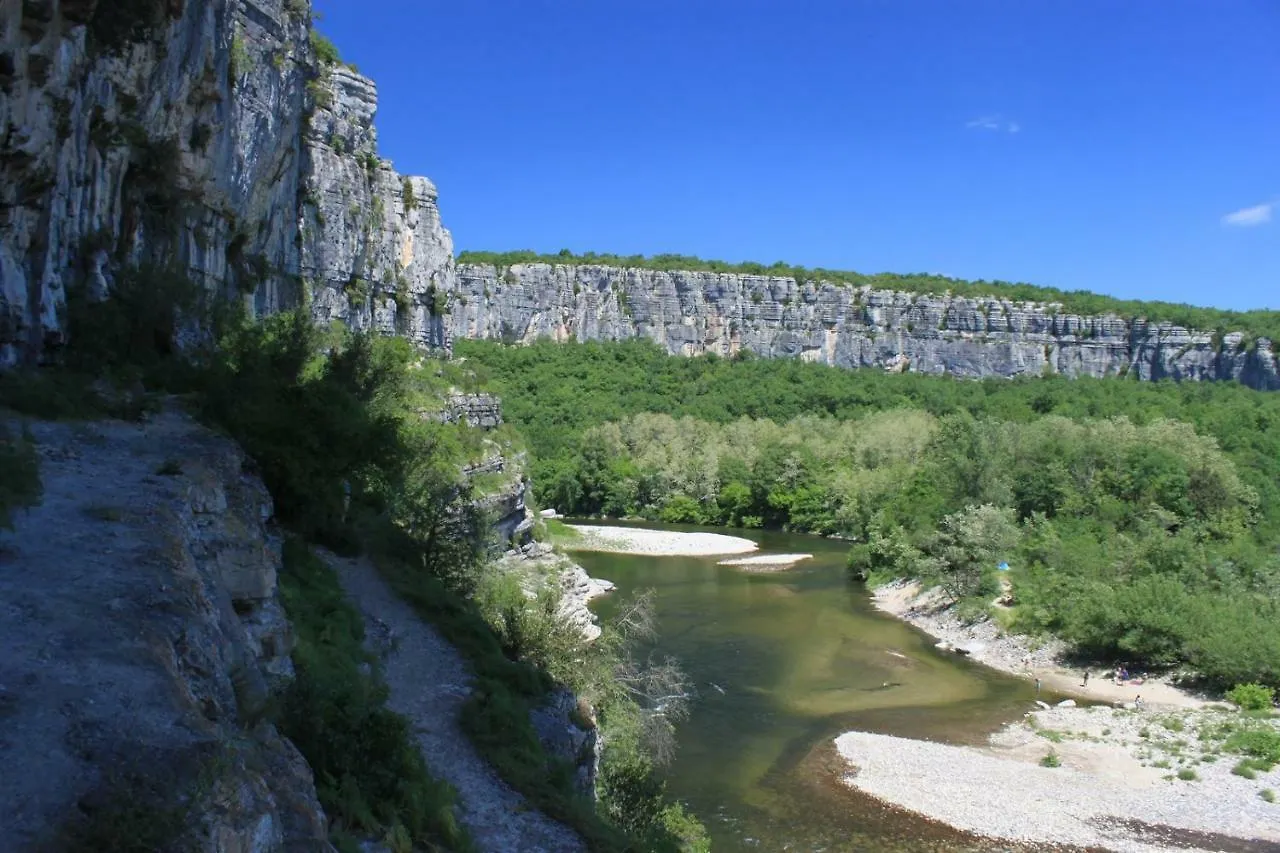 Mas Des Falaises Saint Alban Auriolles 0*,